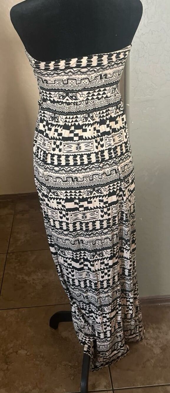 Dress - Picture 3 of 4